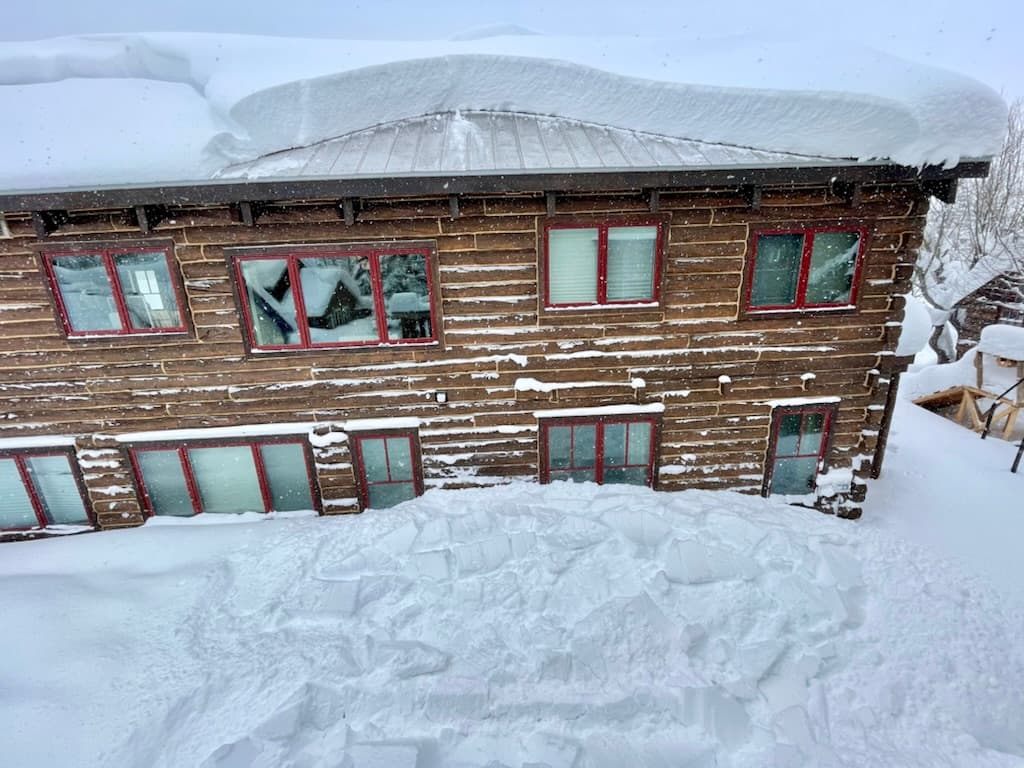 Dangerous Roof Avalanches in Colorado